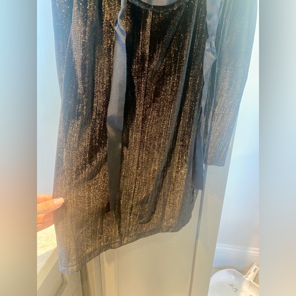 Topshop black cold shoulder velvet dress with gold metallic shimmer, Size 2 - Picture 9 of 13